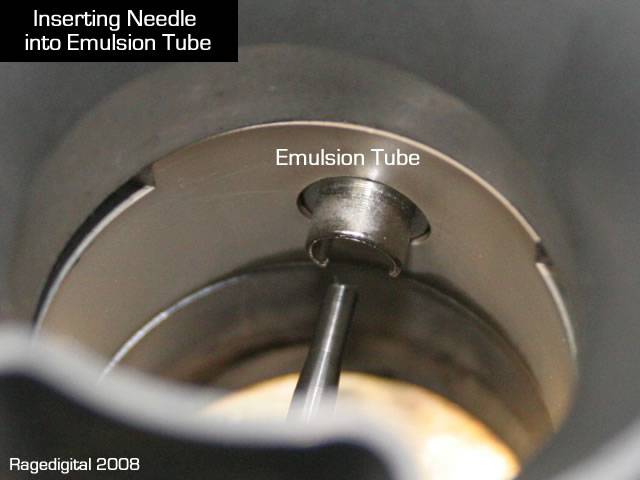 fzr600_inserting_needle_into_emulsion_tube.jpg fzr600_inserting_needle_into_emulsion_tube.jpg